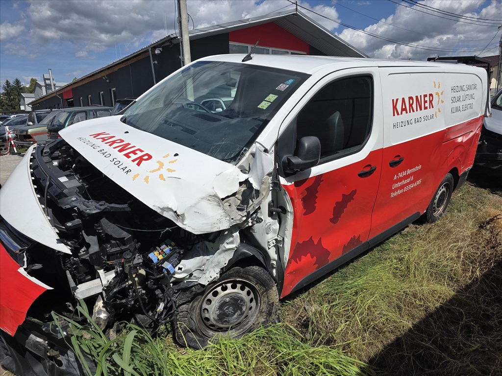 Toyota Proace II bontott alkatrészei 7. kép