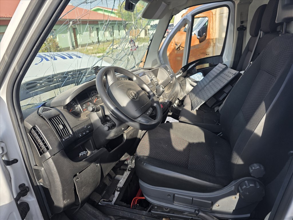 Toyota Proace II bontott alkatrészei 8. kép