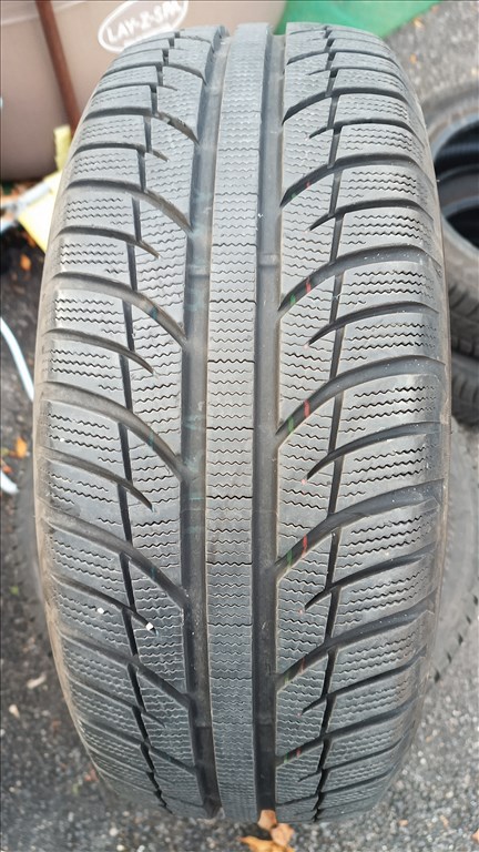 4db 215/65 R16 98H használt Toyo Tires Snowprox S943 téli gumi. 3. kép