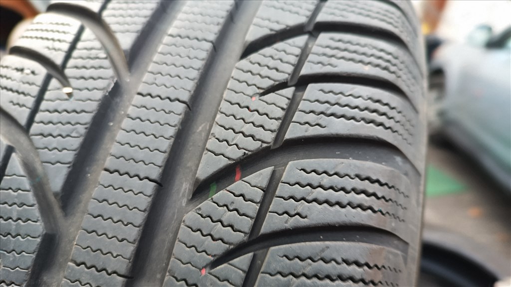 4db 215/65 R16 98H használt Toyo Tires Snowprox S943 téli gumi. 10. kép