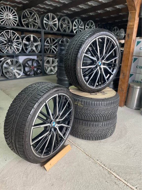 BMW F40-F44 1-2 gyári 19” alufelni 2. kép