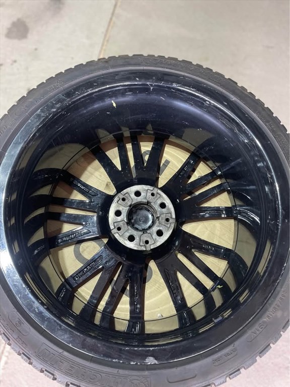 BMW F40-F44 1-2 gyári 19” alufelni 3. kép