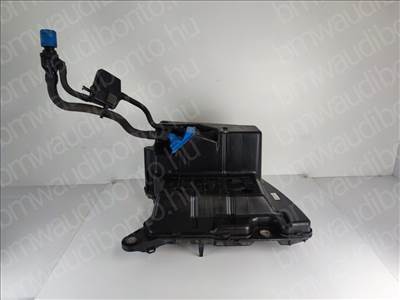 AUDI A4 B9 (8W2, 8WC)  2.0 TDI AdBlue tartály (8W0131878AM)