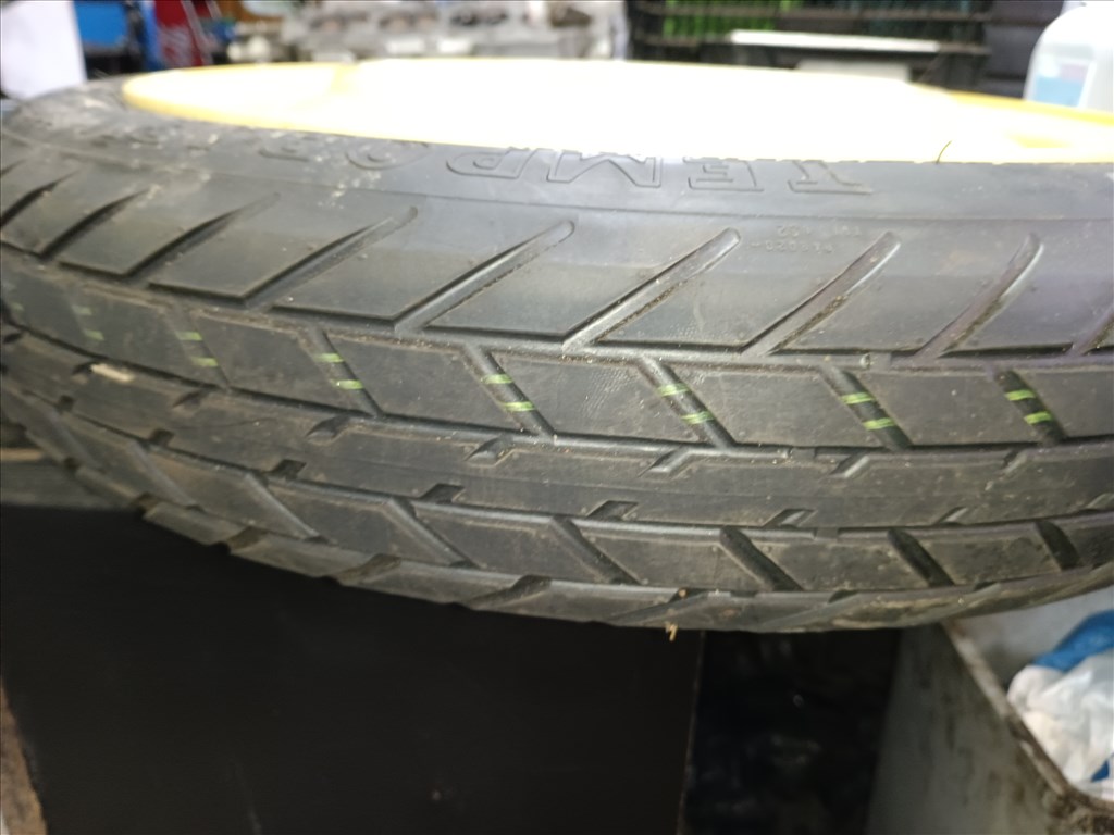 Toyota Avensis T25 kombi pótkerék  4. kép