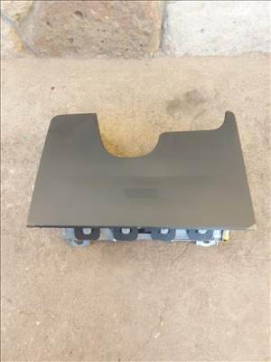 Toyota Urban Cruiser Térd légzsák L2610 300460211m80