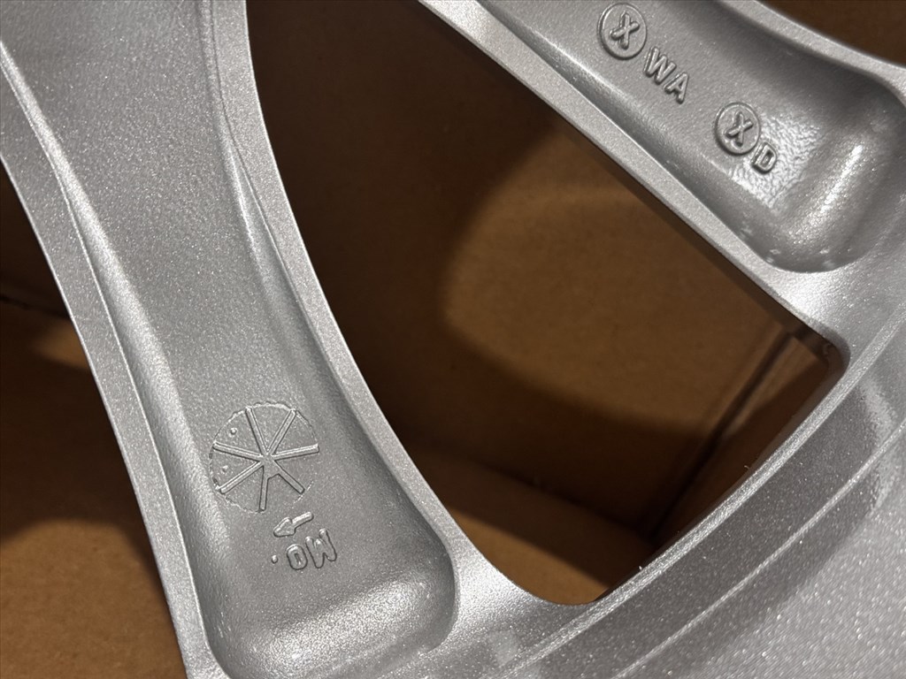 R20 Original mercedes 8.5J ET43 - A216 401 0302 / A2164010302 1db alufelni felni 2. kép