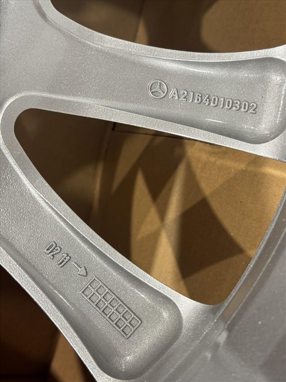 R20 Original mercedes 8.5J ET43 - A216 401 0302 / A2164010302 1db alufelni felni 3. kép