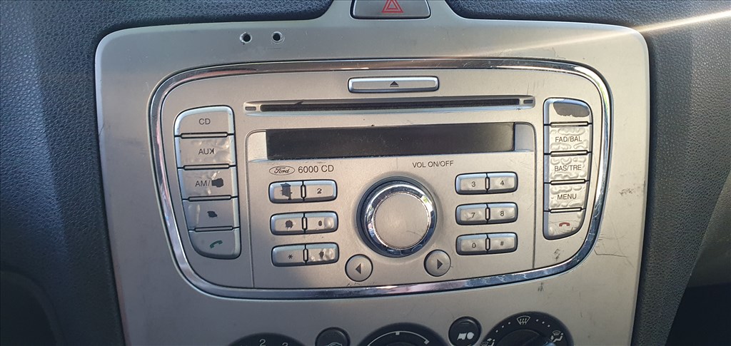 Ford Focus mk2 gyári cd rádio  1. kép