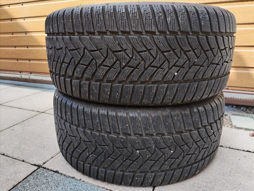  255/4020" újszerű Dunlop téli gumi 2 db 2022.45.hét 1. kép