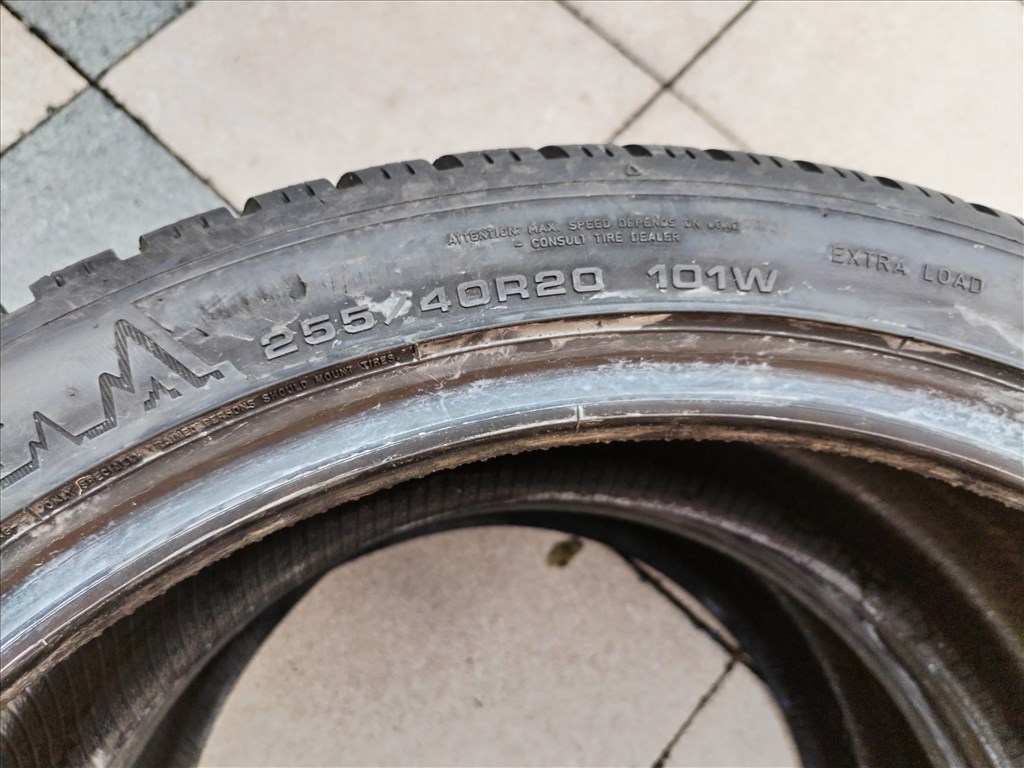  255/4020" újszerű Dunlop téli gumi 2 db 2022.45.hét 3. kép