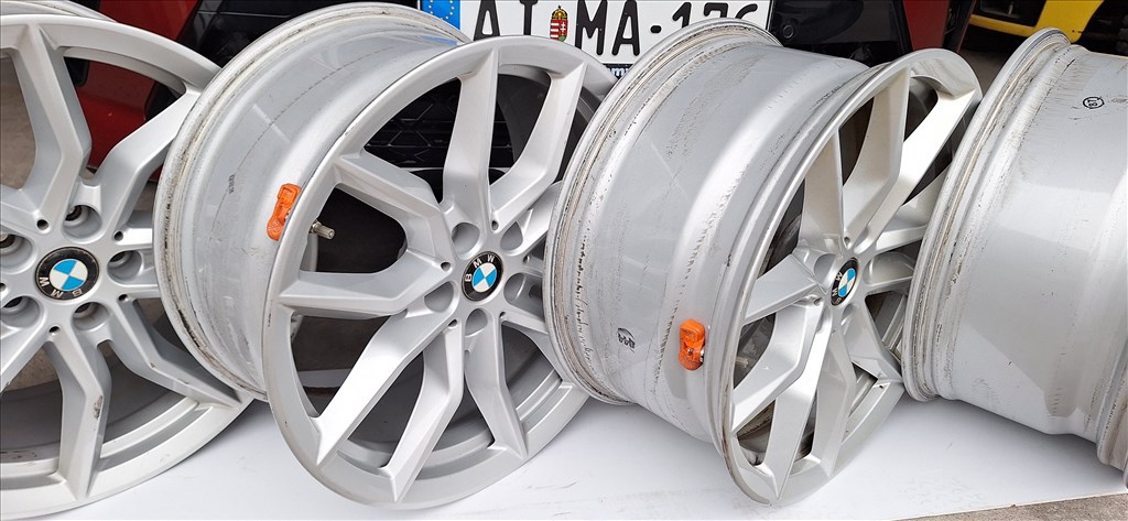 BMW X3 X4 X5 Alufelni szett nyomásszenzorokkal 9J 19" újszerű alufelni 3. kép