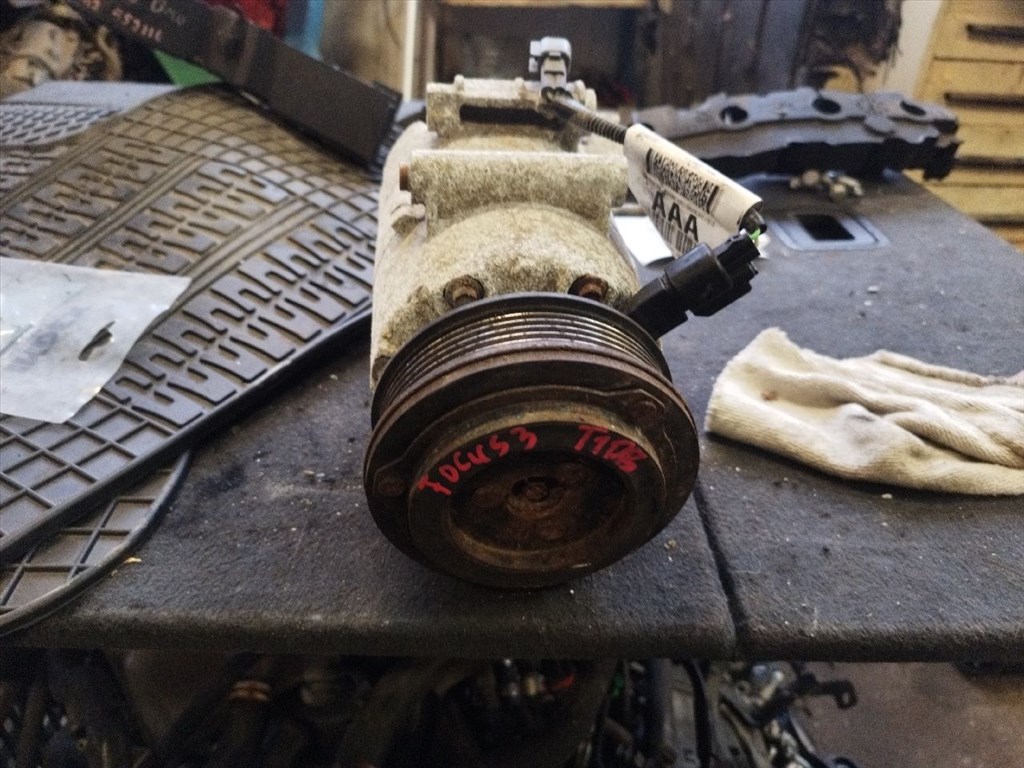 Ford Focus 3 / C-Max 1.6 TDCi 2011- klímakompresszor av1119d629ba 5. kép