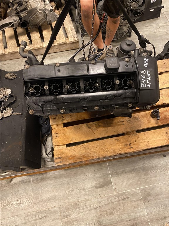 BMW 530 E60/E61 M54B30 Motor fűzött blokk hengerfejjel  1. kép