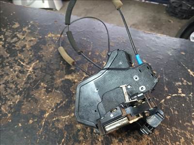 Toyota Avensis T25 kombi Jobb hátsó ajtózár szerkezet 