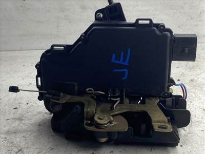 VW BORA Jobb első Ajtózár