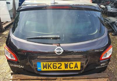 2013 Nissan Qashqai karosszéria alkatrészek 