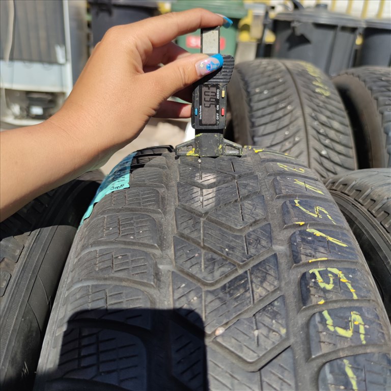 215/65 R17 Pirelli téli gumi 35000ft a 4db/225/ 2. kép