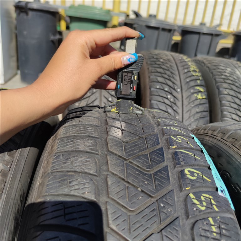 215/65 R17 Pirelli téli gumi 35000ft a 4db/225/ 3. kép