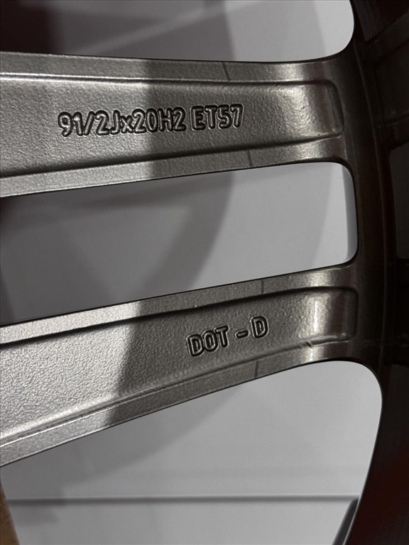 R20 Original Mercedes 9.5J ET57 - A204 401 6702 / A2044016702  1Db alufelni felni 3. kép