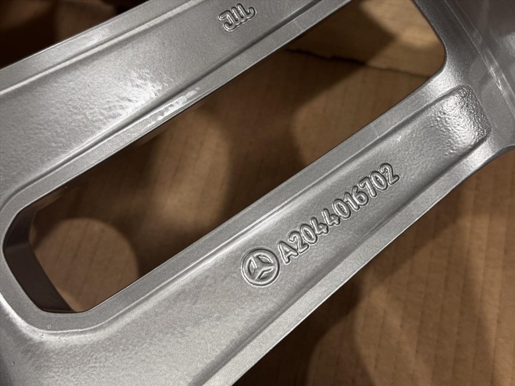 R20 Original Mercedes 9.5J ET57 - A204 401 6702 / A2044016702  1Db alufelni felni 5. kép