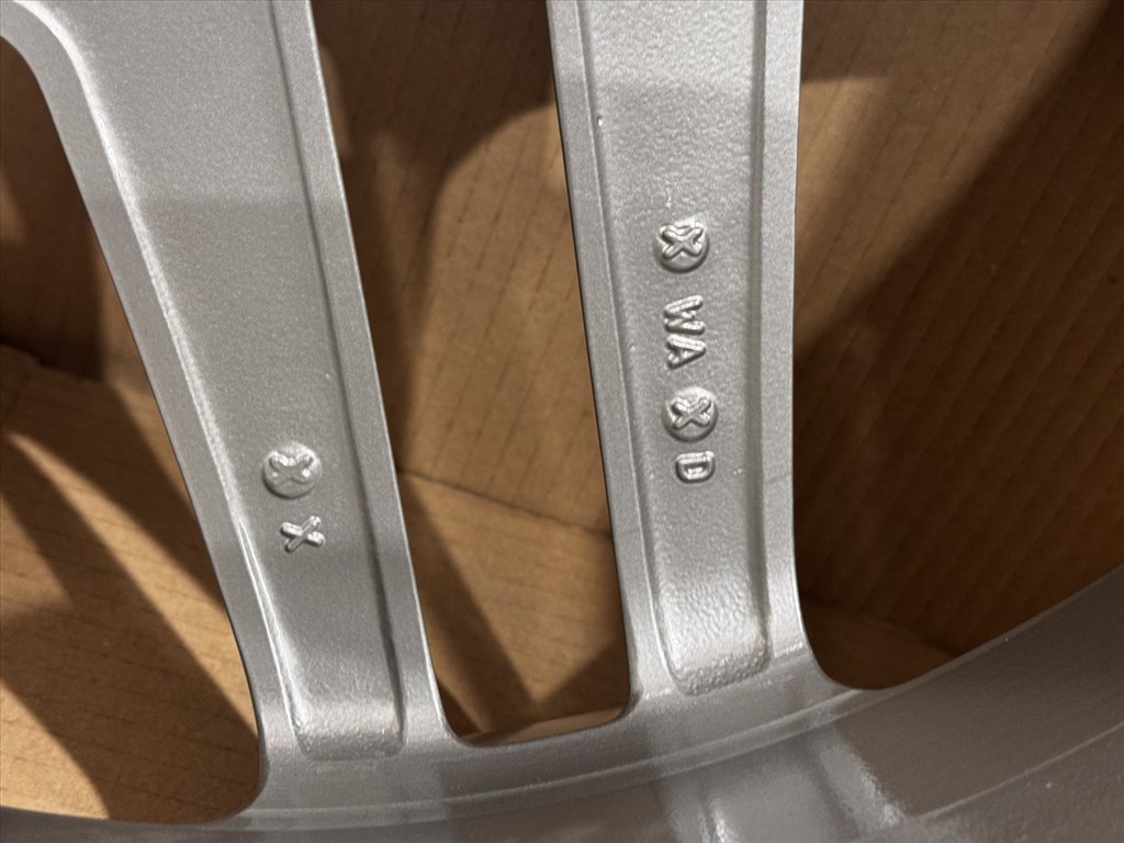 R20 Original Mercedes 9.5J ET57 - A204 401 6702 / A2044016702  1Db alufelni felni 7. kép