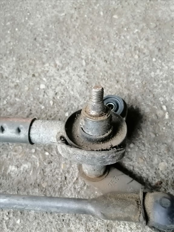 Mitsubishi Outlander I 2.0 4WD Első ablaktörlő szerkezet  3. kép