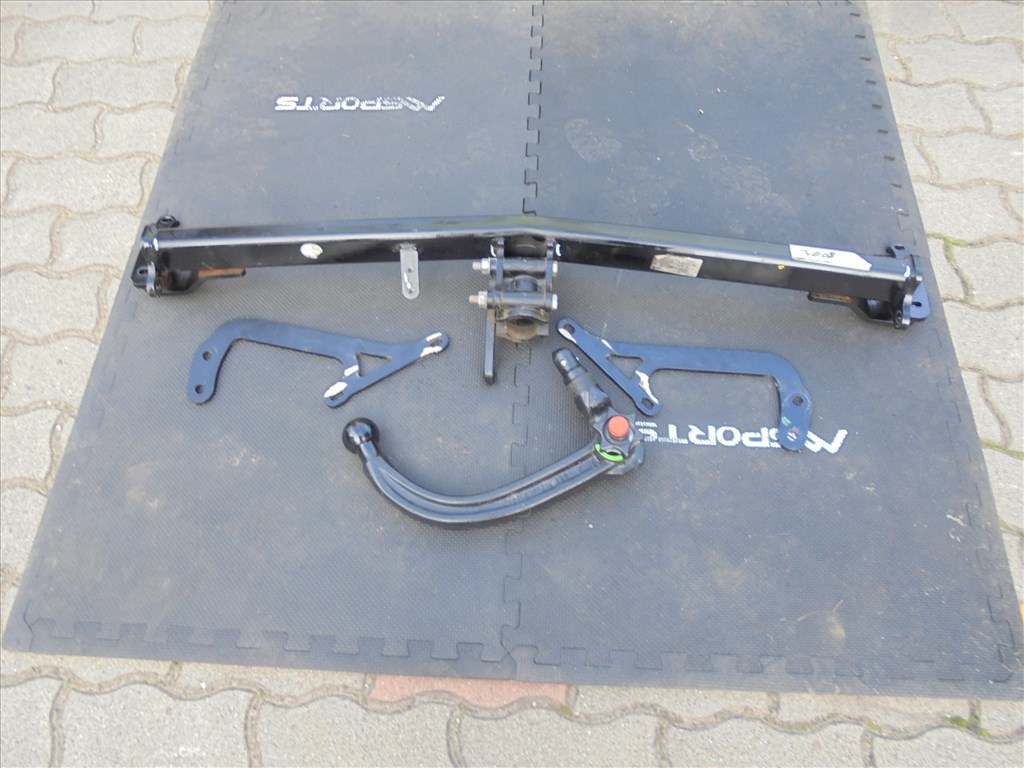 Peugeot 3008 II gyári vonóhorog eladó 1. kép