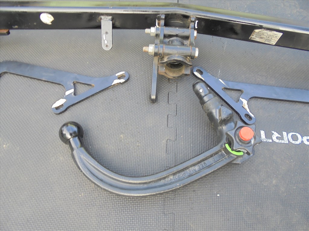 Peugeot 3008 II gyári vonóhorog eladó 4. kép