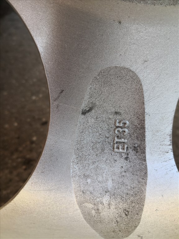 15-ös Dezent alukerék 4x114.3-as lyukosztású 7. kép