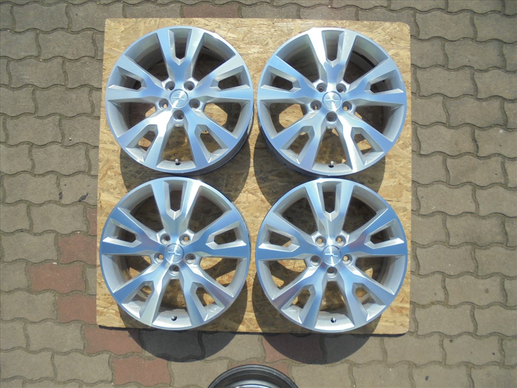 19-es 5 x 115-ös Opel szenzoros gyári alufelni kitűnő állapotban eladó 1. kép