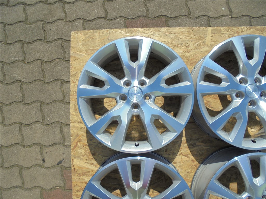 19-es 5 x 115-ös Opel szenzoros gyári alufelni kitűnő állapotban eladó 2. kép