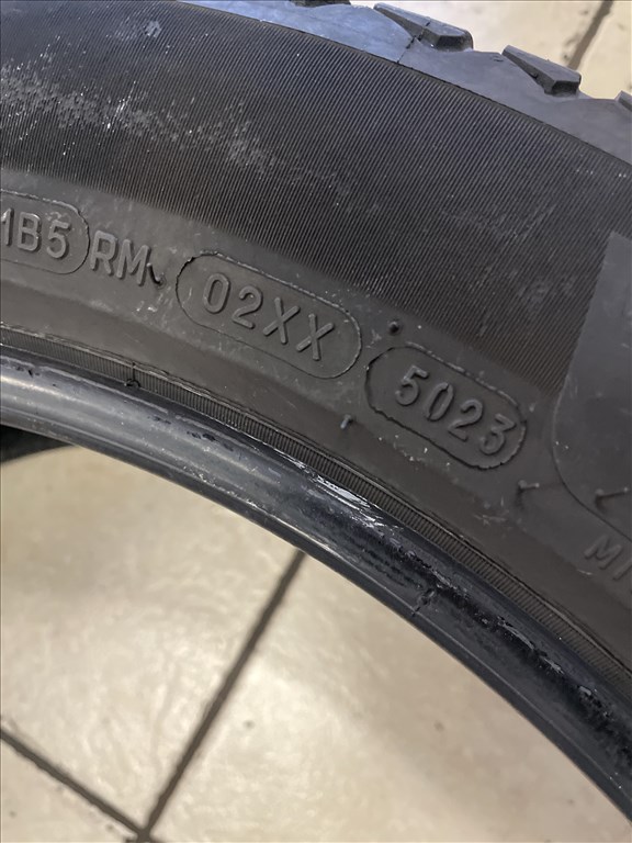  275/4520" használt Michelin négyévszakos gumi gumi 2. kép