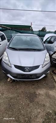 Honda Jazz III (GE) bontott alkatrészei