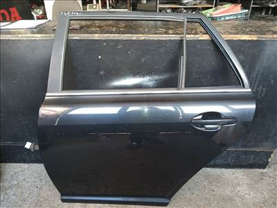 Toyota Avensis T25 Kombi Bal hátsó ajtó fekete