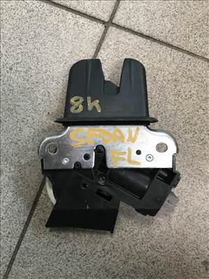 Audi A4 (B8 - 8K) SEDAN * csomagtér zár 4f5827505d