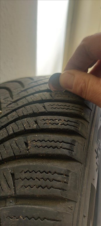  165/6515" használt Hankook téli gumi gumi 2. kép