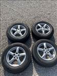  Kia Sorento  5x114.3 16"  (gyári alufelni)  215/70 DOT23/24 Hankook 7mm