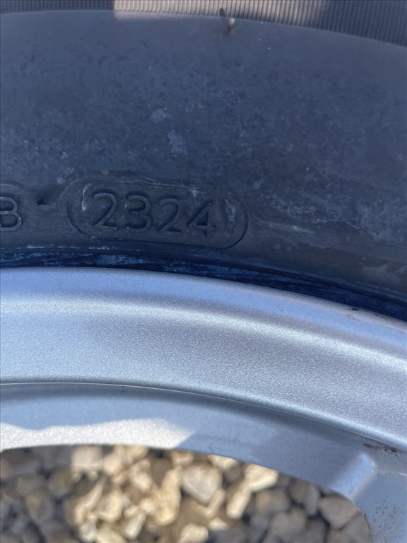  Kia Sorento  5x114.3 16"  (gyári alufelni)  215/70 DOT23/24 Hankook 7mm 4. kép