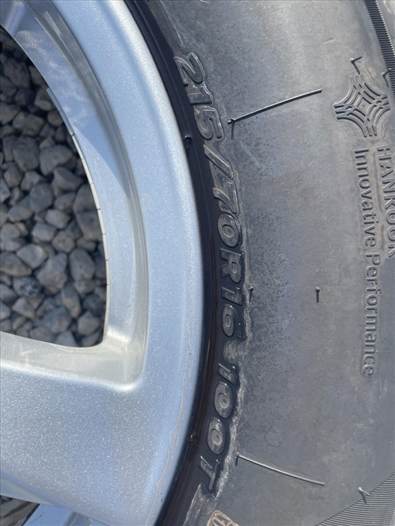  Kia Sorento  5x114.3 16"  (gyári alufelni)  215/70 DOT23/24 Hankook 7mm 7. kép