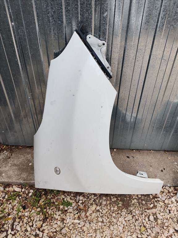 Fiat 500L bontott alkatrészei, olasz, rozsdamentes. Fehér, hibátlan megmaradt alkatrészek.  4. kép