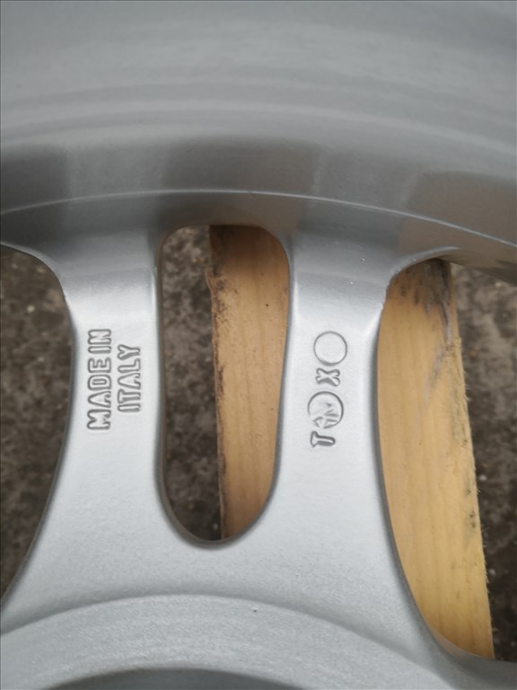 15-ös Alessio alufelni 5x114.3-as lyukosztású 1db 6. kép