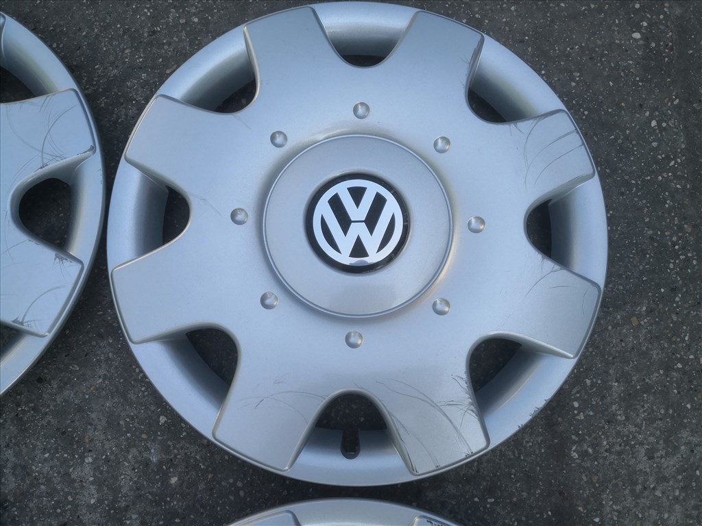 Volkswagen 16-os gyári dísztárcsa 1. kép