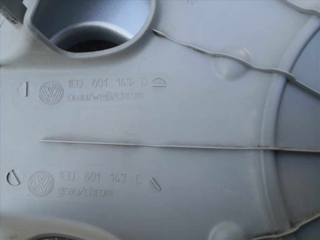 Volkswagen 16-os gyári dísztárcsa 5. kép