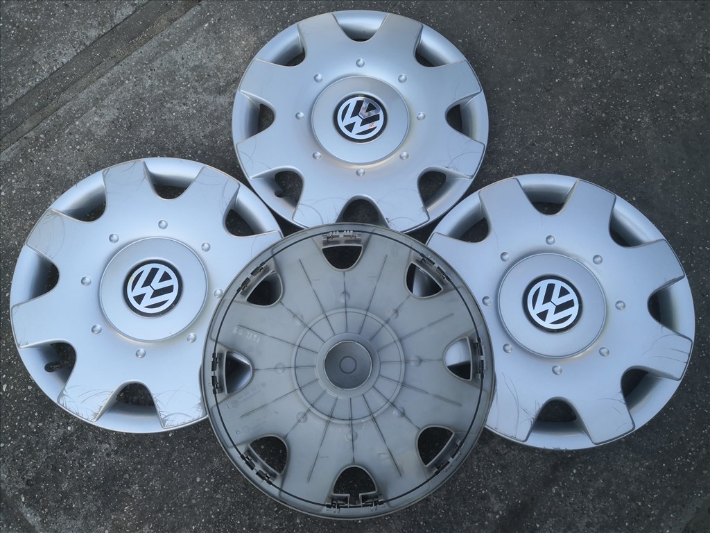 Volkswagen 16-os gyári dísztárcsa 6. kép