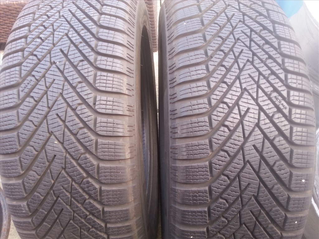  205/60R16 Pirelli újszerű 2 db téli gumi  3. kép