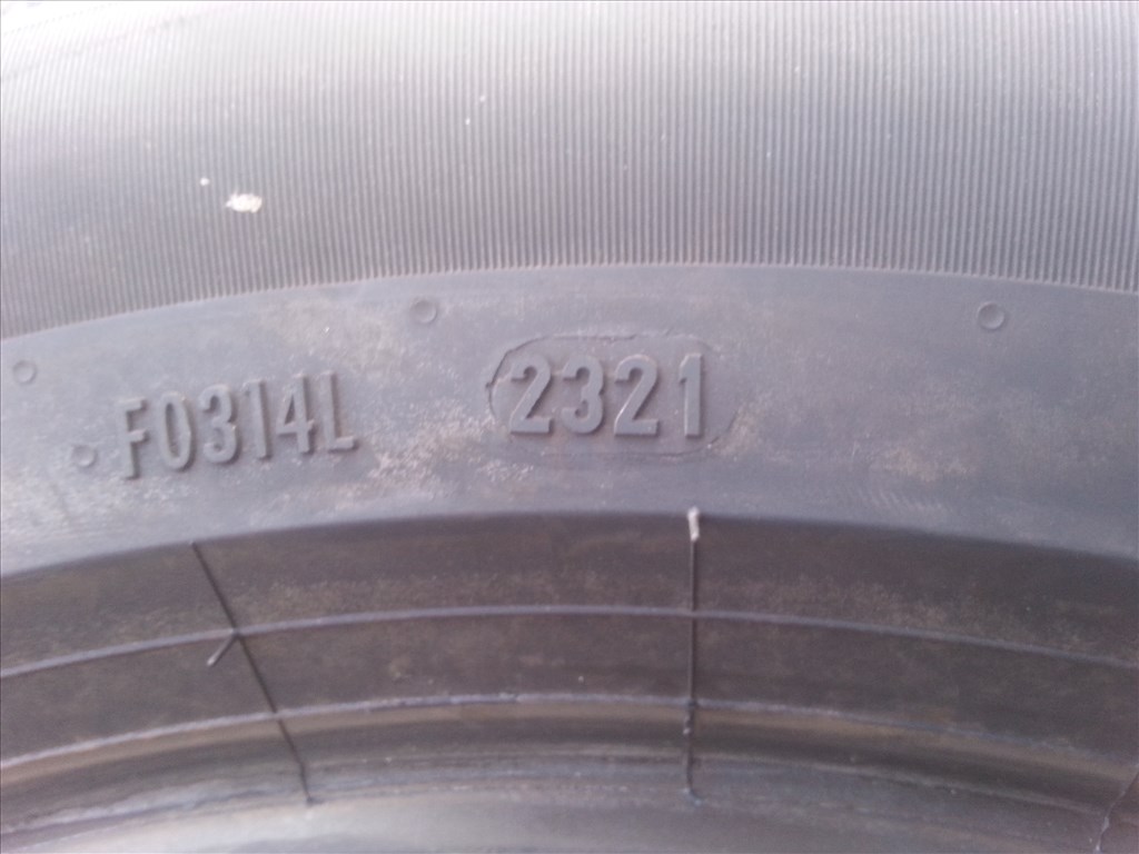  205/60R16 Pirelli újszerű 2 db téli gumi  7. kép
