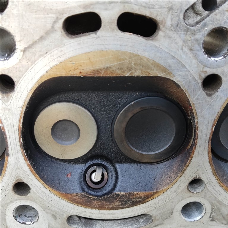 204547 Fiat Punto III. 1,2 8v benzin hengerfej, vezérnűtengely nélkül!! 55202141 3. kép