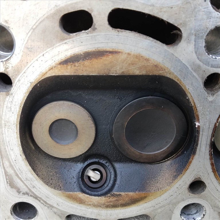 204547 Fiat Punto III. 1,2 8v benzin hengerfej, vezérnűtengely nélkül!! 55202141 4. kép