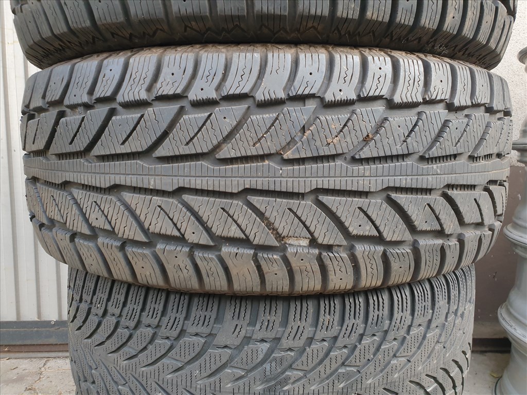  265/60 18 Cooper Weather-Master WSC 2. kép