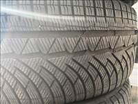  235/4519" használt Pirelli téli gumi 